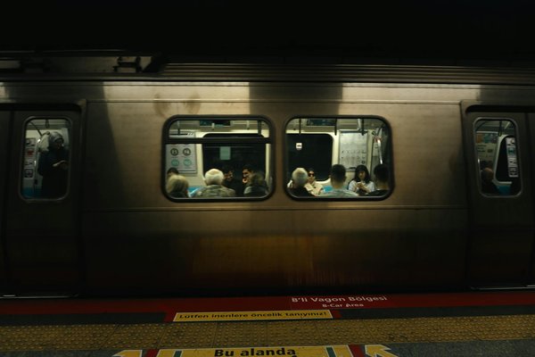 Voir les modèles de t-shirts pour hommes : style et confort